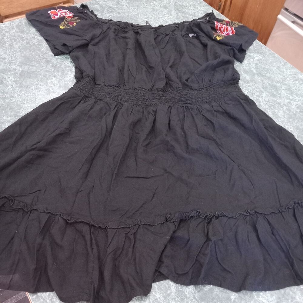 FEATHERS Black Off-Shoulder Floral Embroidered Mini Dress Size 2X Boho Style